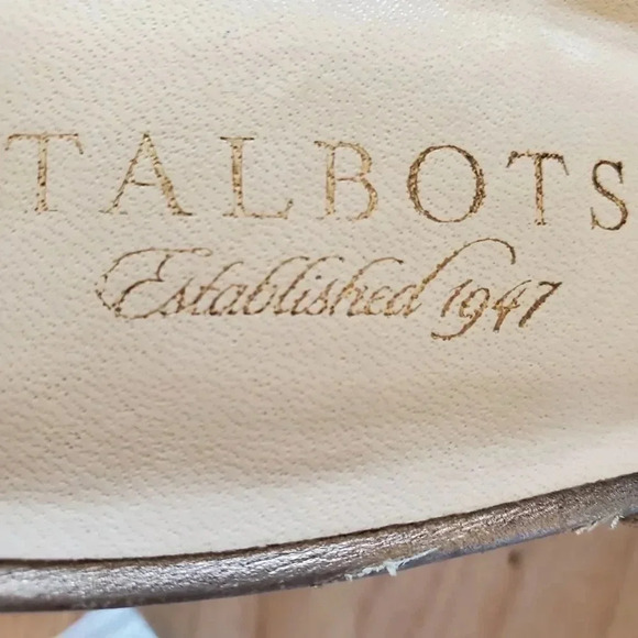 TALBOT'S gold and silver kitten heels Size 9 - Picture 5 of 6